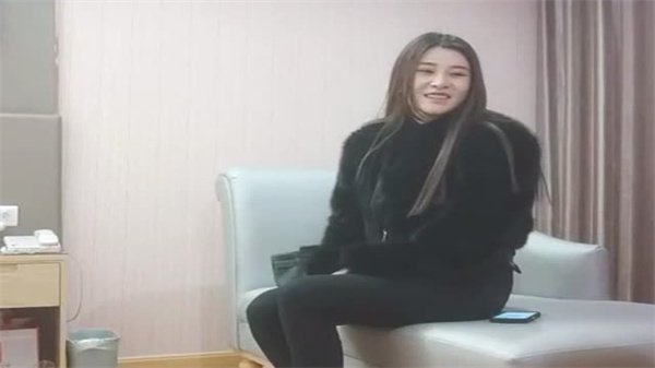 利哥探花：高颜值网红大长腿丰乳肥臀极致诱惑