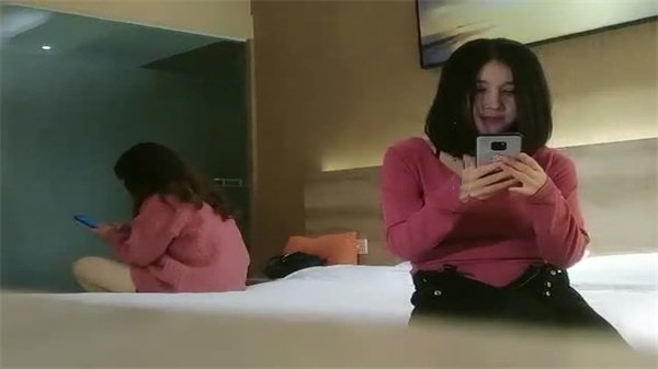 经典探花第2弹：铁牛实拍双飞姐妹花！两美女被轮番猛干高潮迭起