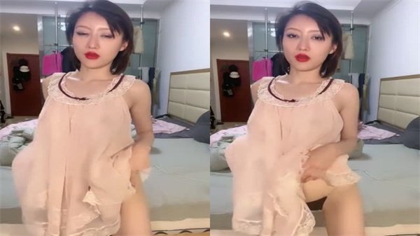 饥渴长腿苗条巨乳御姐，口交伺候狼友激情狂插