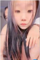 三个美女用了一条假鸡巴