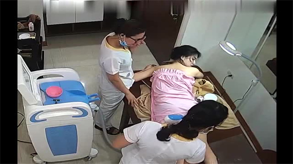 【绝密流出】SPA会所VIP房偷拍！巨乳人妻被疯狂抽插 高清无码原档破解