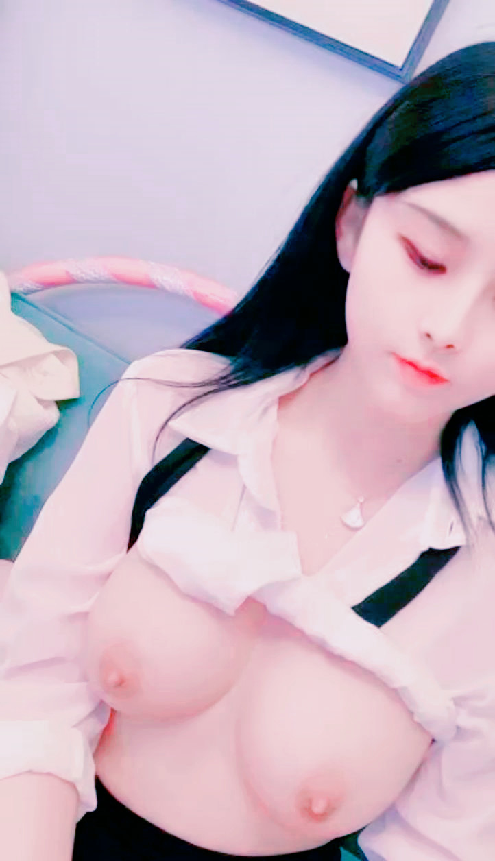 07 纯欲嫩模小优 极品美乳暴露出位 淫荡挑逗被猛干到高潮