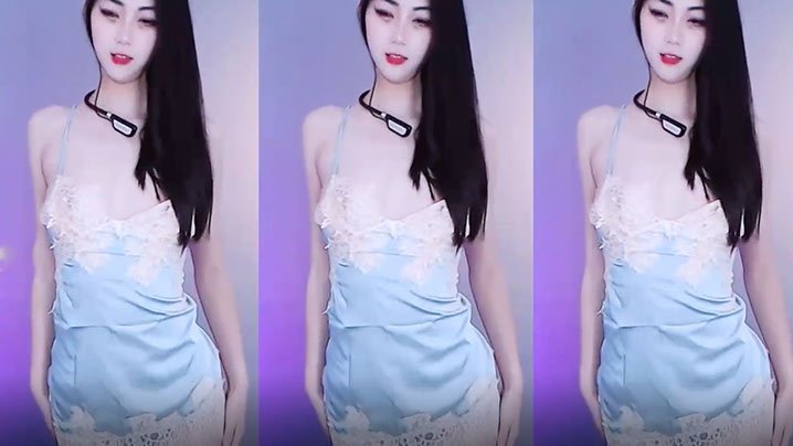 极品反差婊桃诗诗全裸直播，抖臀抖奶骚浪勾魂